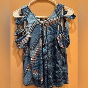 Cold Shoulder Shirt Cutout Sleeve Zippered V Neck Pullover Streetwear NWOT